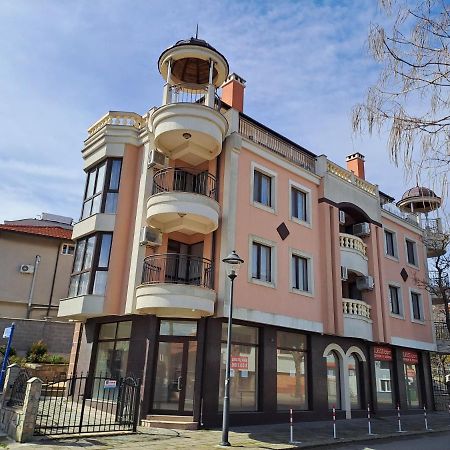 Luxury Apartments Ekaterina Chernomorets Bagian luar foto