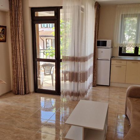 Luxury Apartments Ekaterina Chernomorets Bagian luar foto