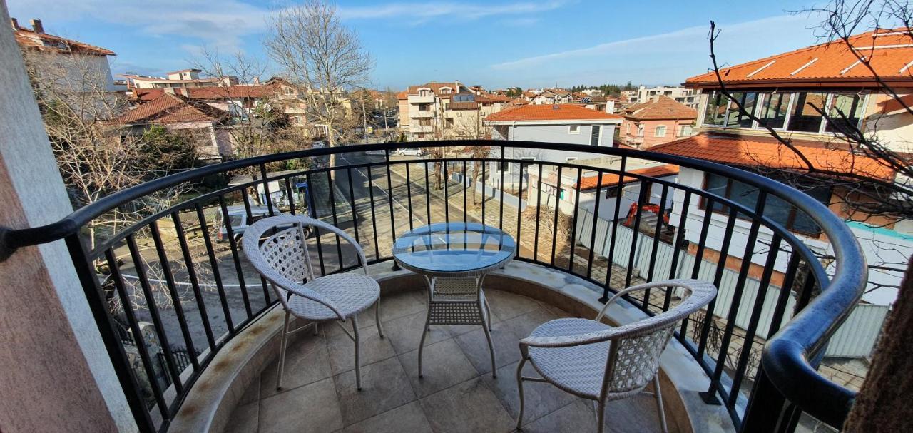 Luxury Apartments Ekaterina Chernomorets Bagian luar foto