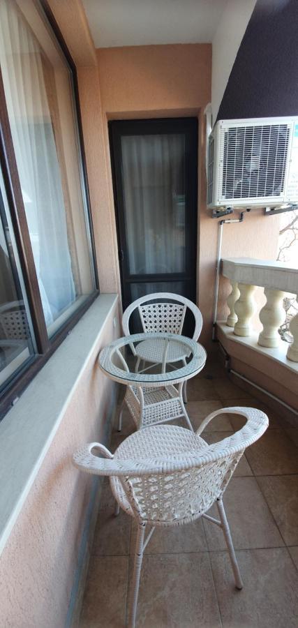 Luxury Apartments Ekaterina Chernomorets Bagian luar foto