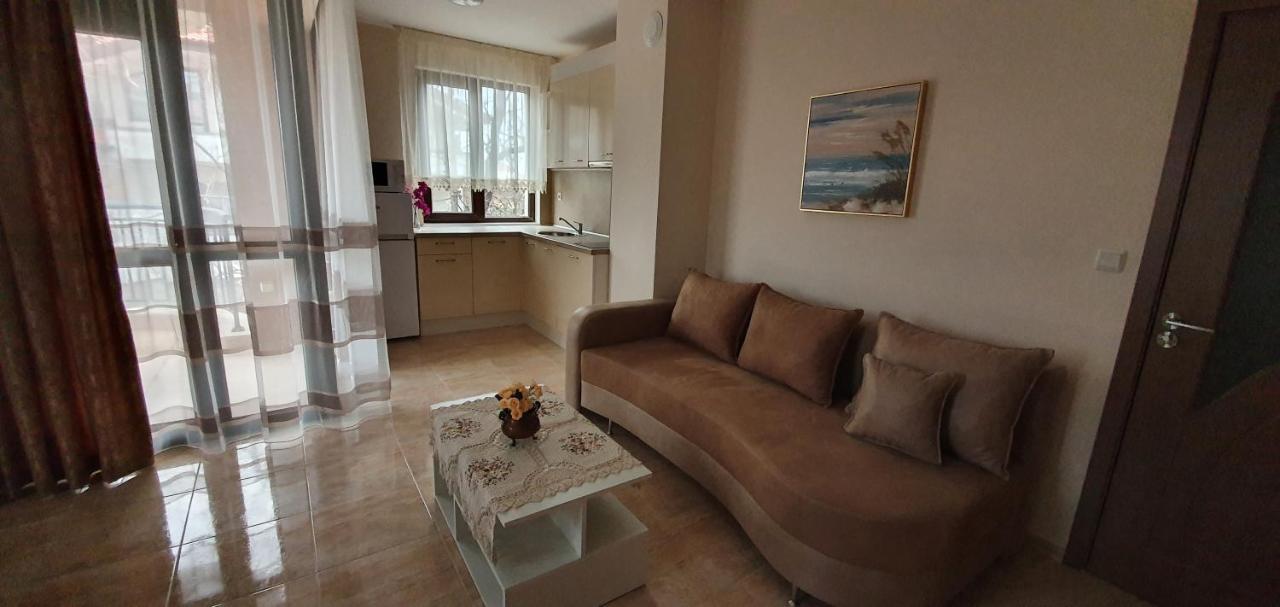 Luxury Apartments Ekaterina Chernomorets Bagian luar foto