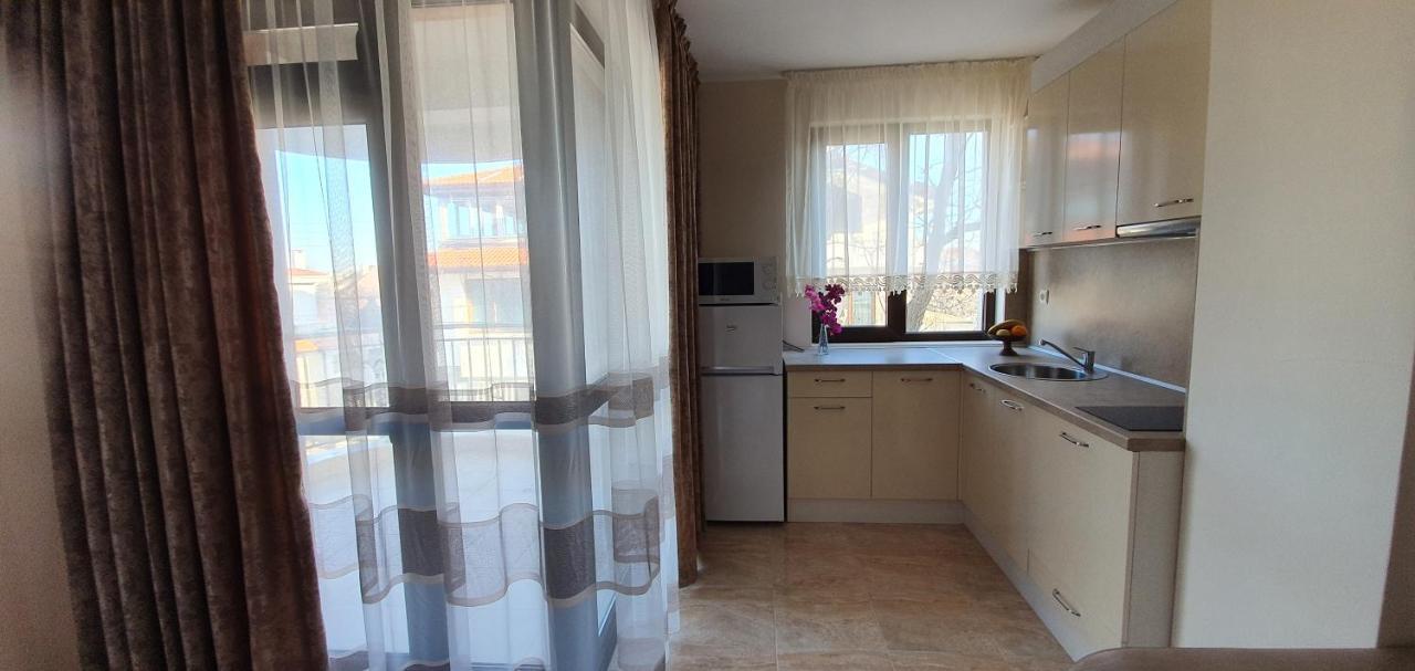 Luxury Apartments Ekaterina Chernomorets Bagian luar foto