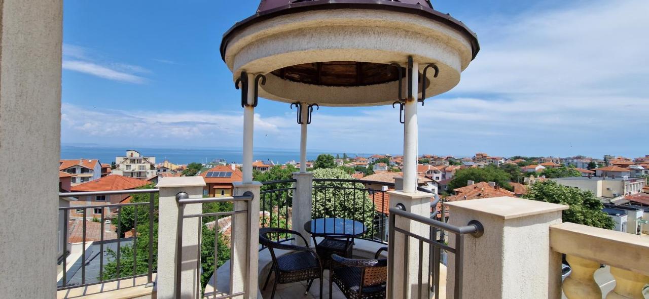 Luxury Apartments Ekaterina Chernomorets Bagian luar foto