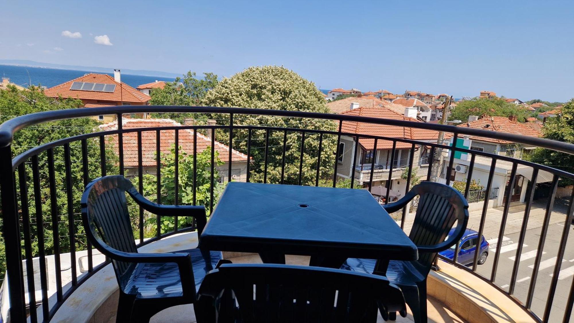 Luxury Apartments Ekaterina Chernomorets Bagian luar foto