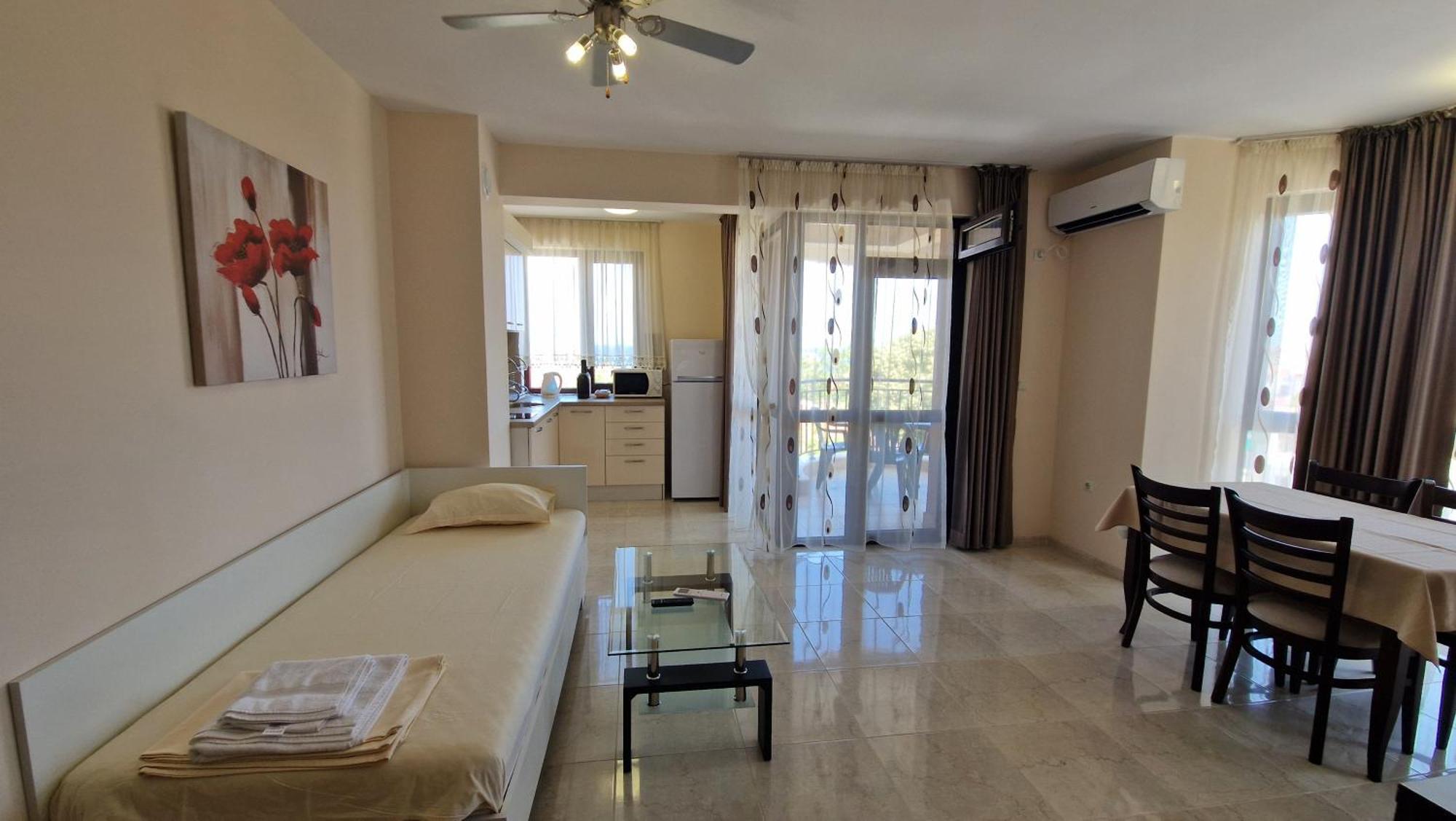 Luxury Apartments Ekaterina Chernomorets Bagian luar foto