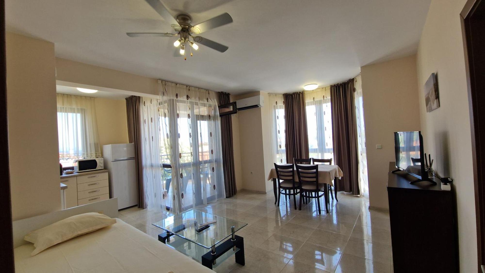 Luxury Apartments Ekaterina Chernomorets Bagian luar foto